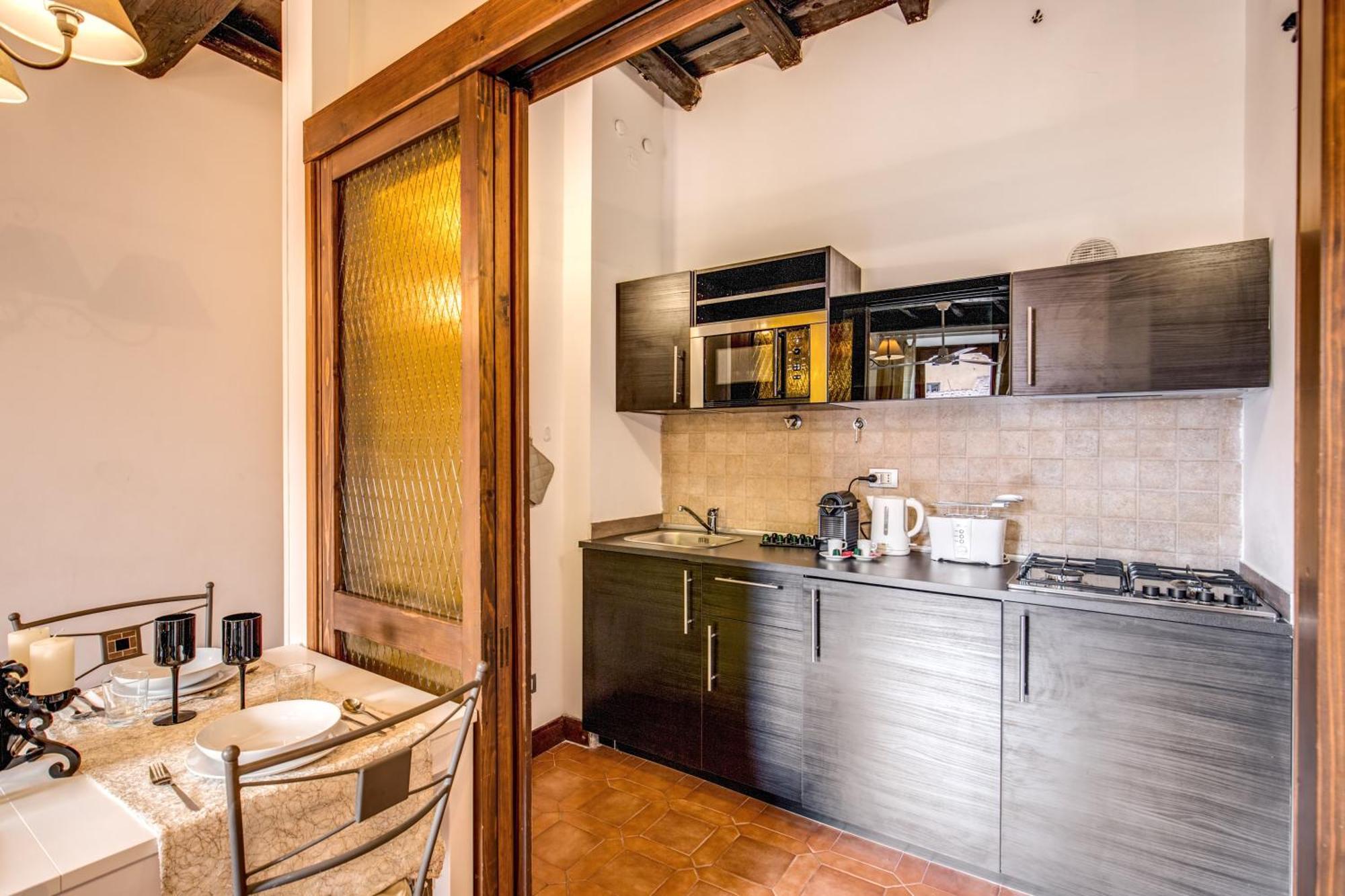 Elegant Behind The Colosseum Appartement