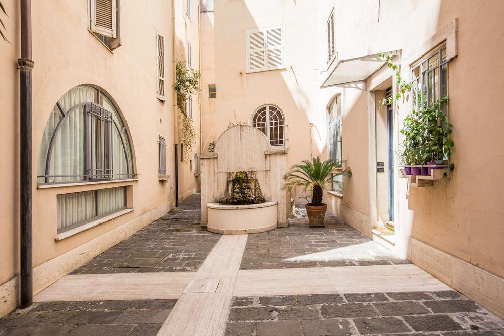 Elegant Behind The Colosseum Appartement